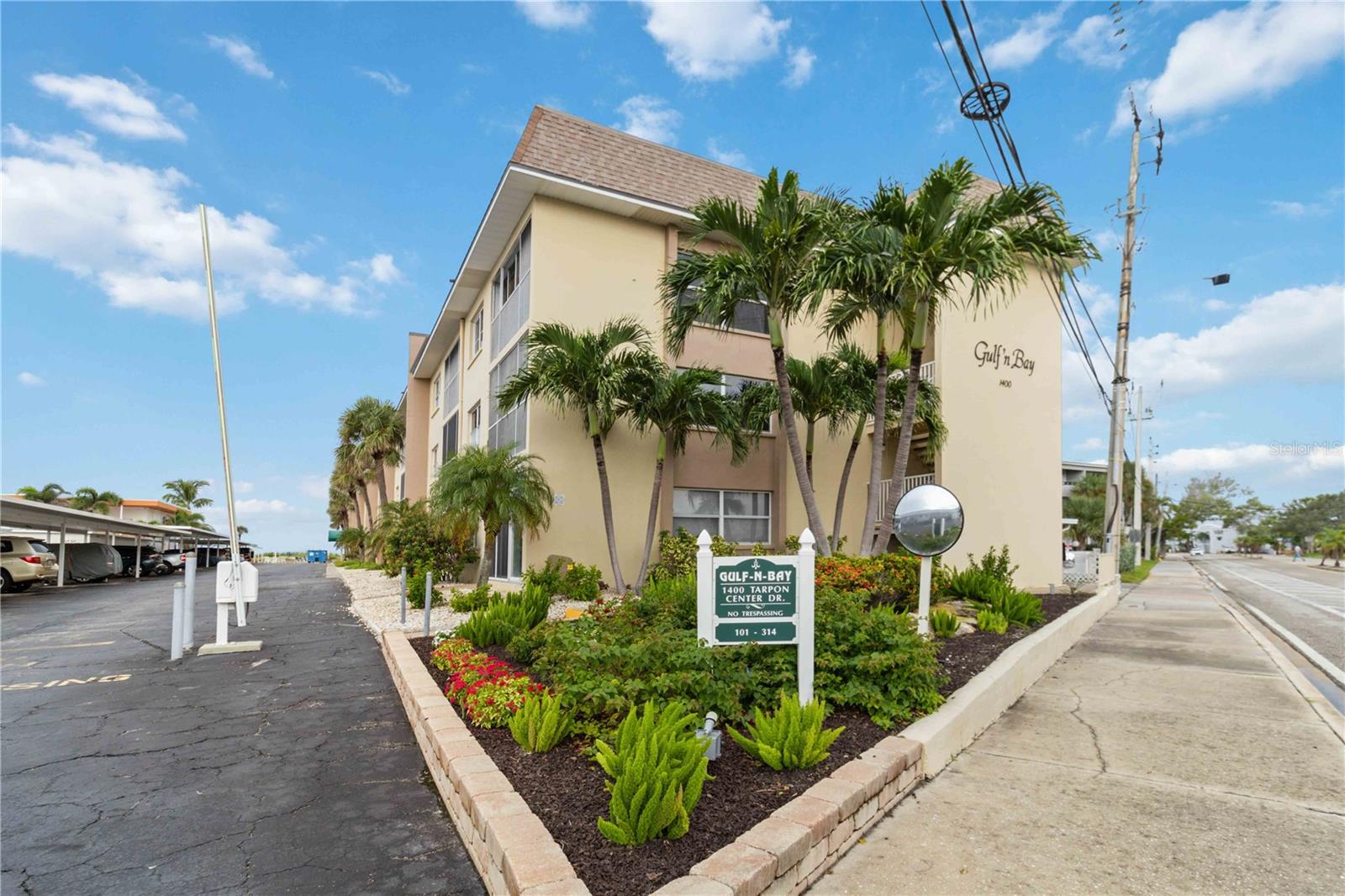 Image 36 of 69 For 1400 Tarpon Center Drive 204