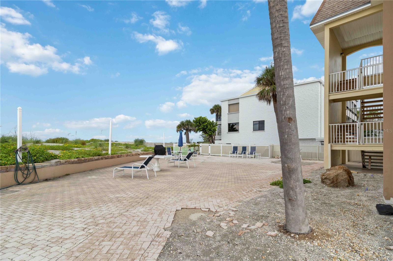 Image 38 of 69 For 1400 Tarpon Center Drive 204