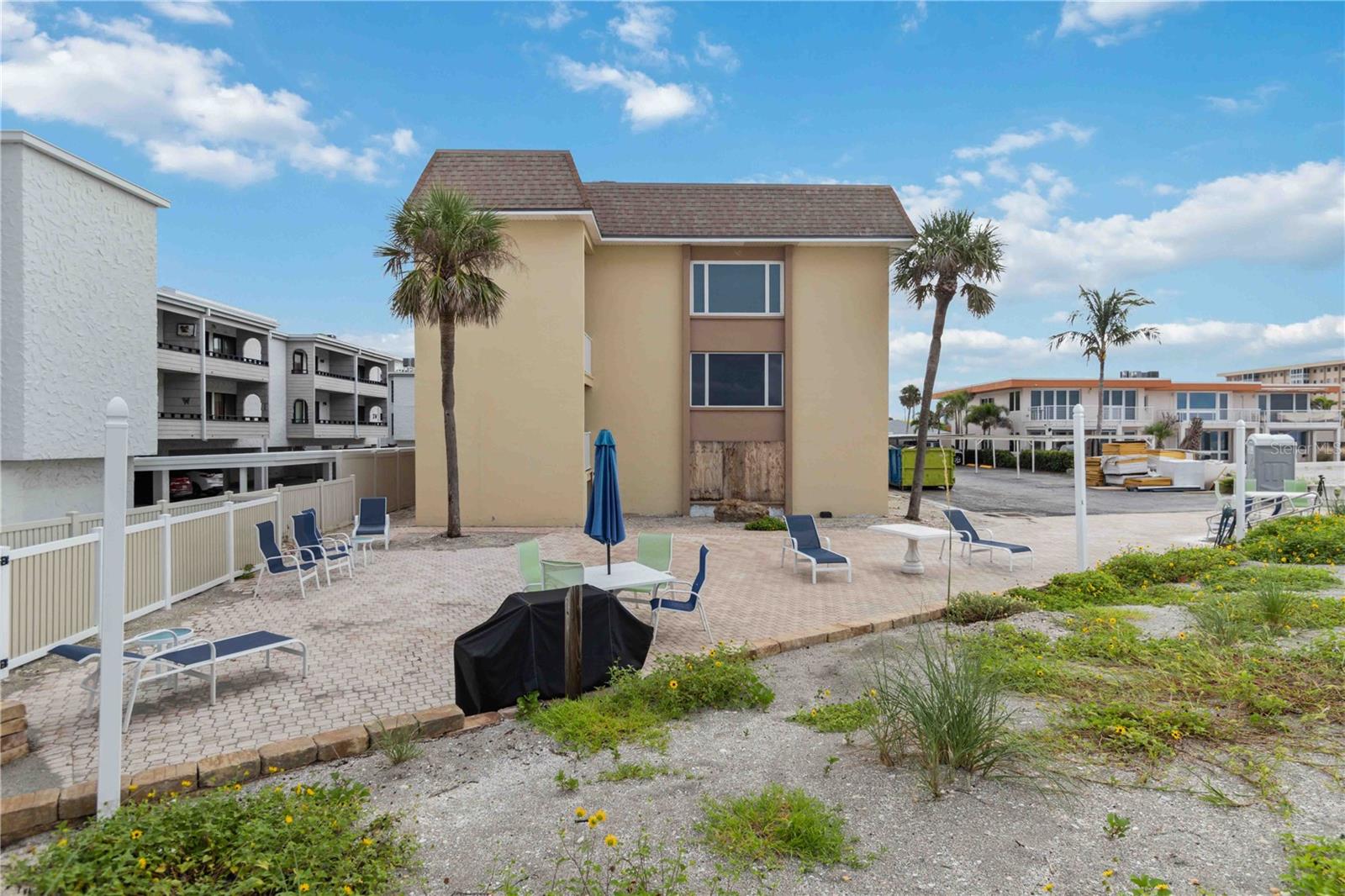 Image 40 of 69 For 1400 Tarpon Center Drive 204