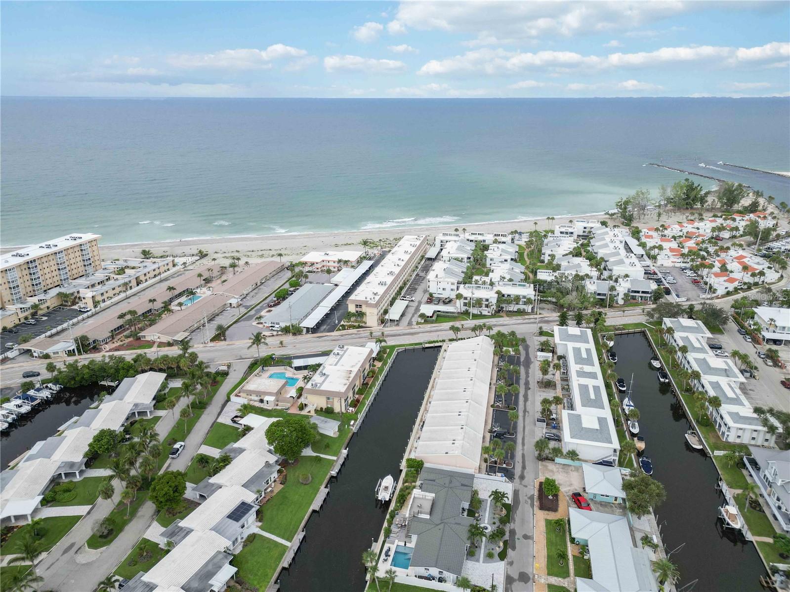 Image 55 of 69 For 1400 Tarpon Center Drive 204