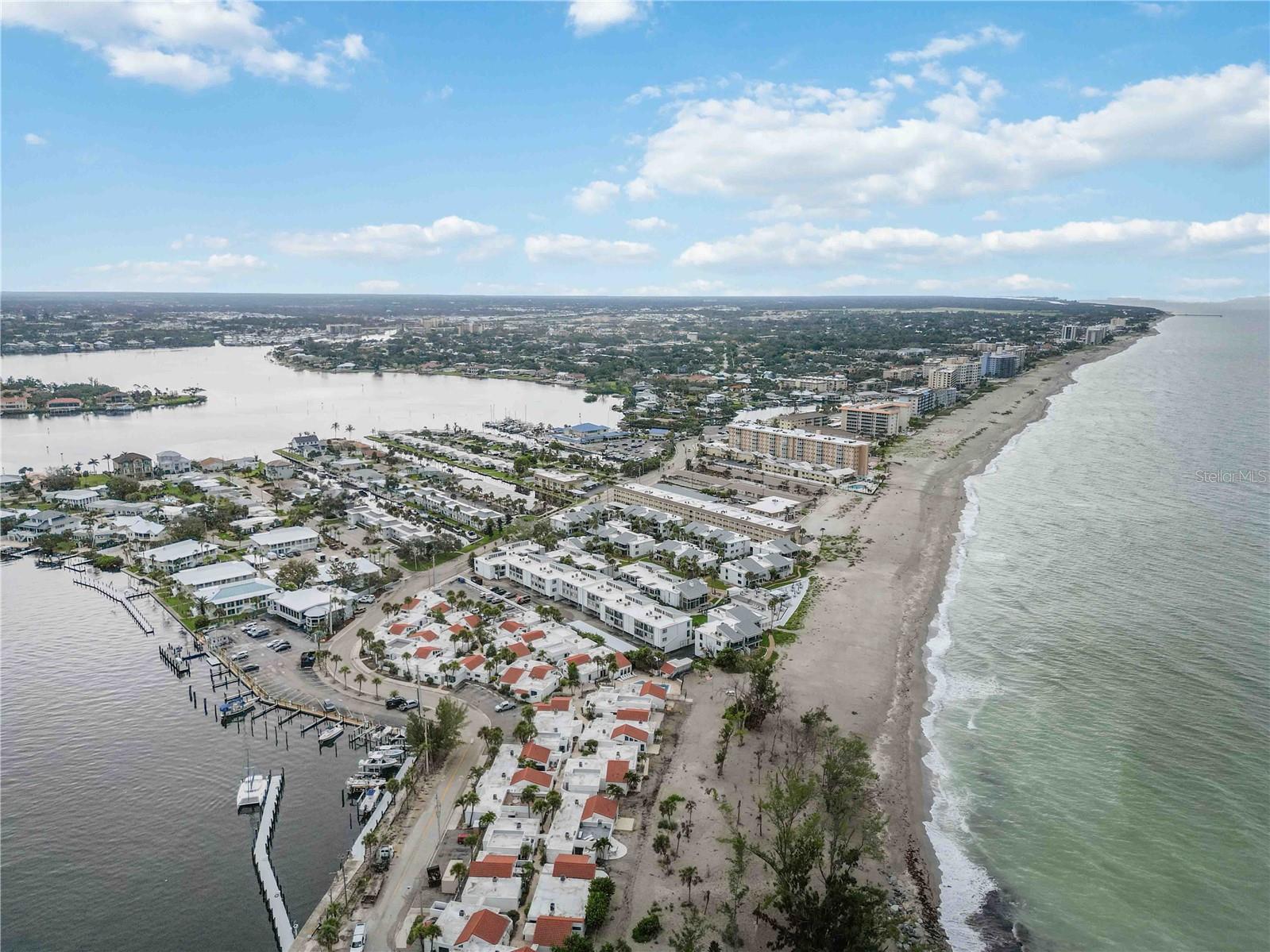 Image 60 of 69 For 1400 Tarpon Center Drive 204