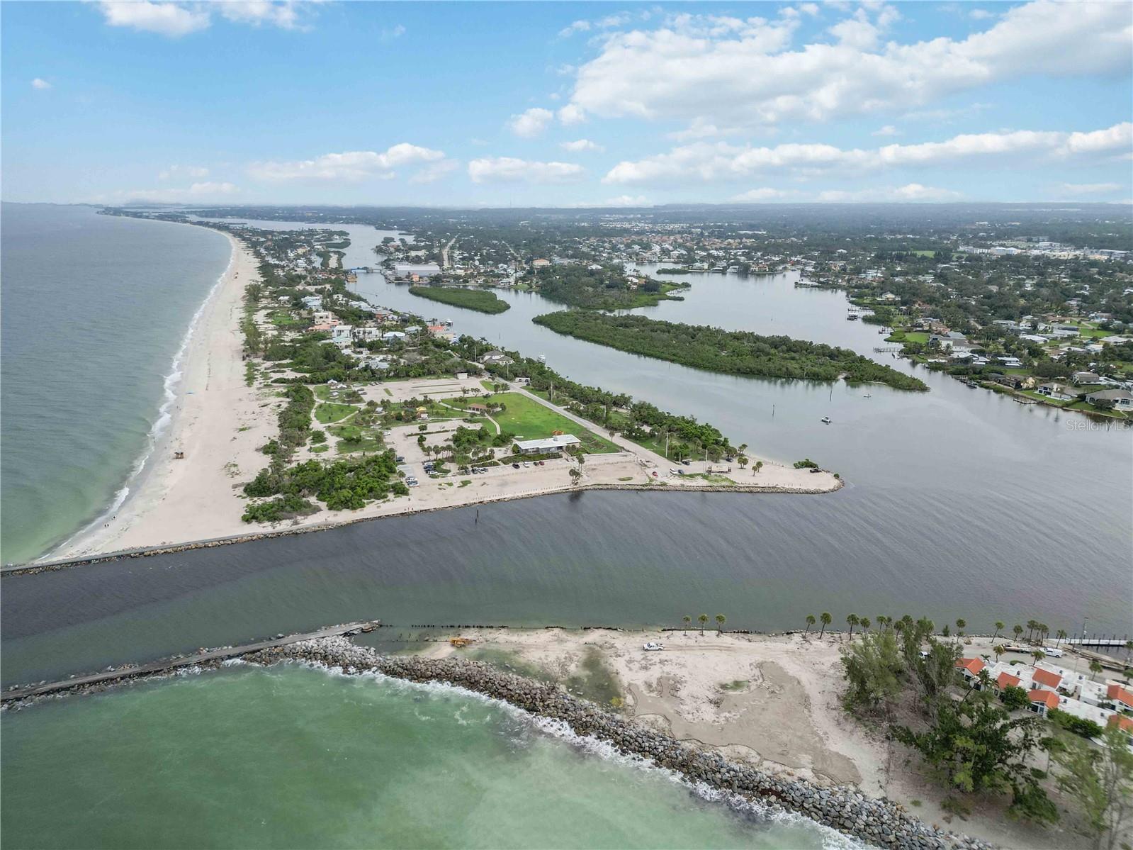 Image 61 of 69 For 1400 Tarpon Center Drive 204