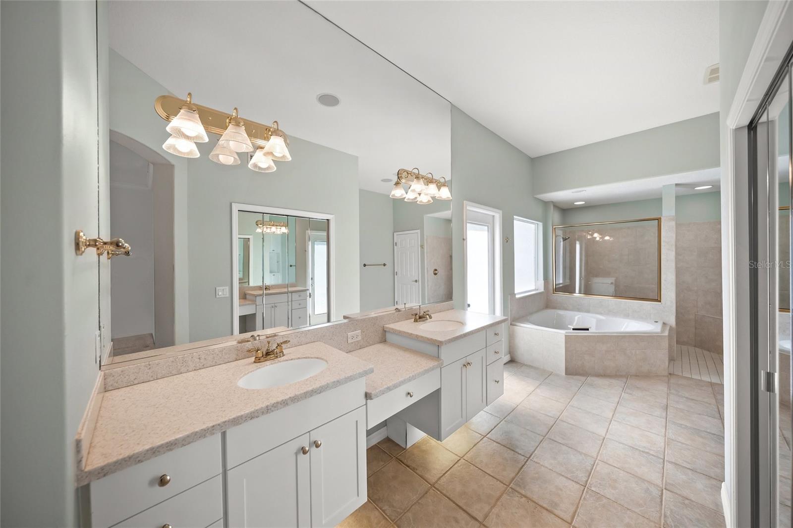 Image 16 of 54 For 4520 Blue Marlin Drive
