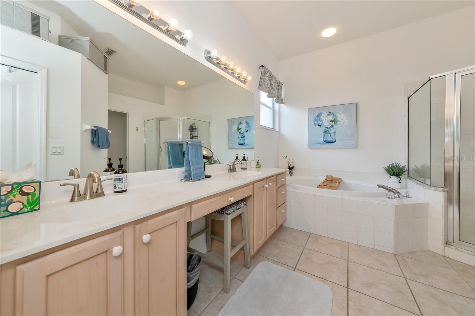 Image 22 of 44 For 4950 Flagstone Drive