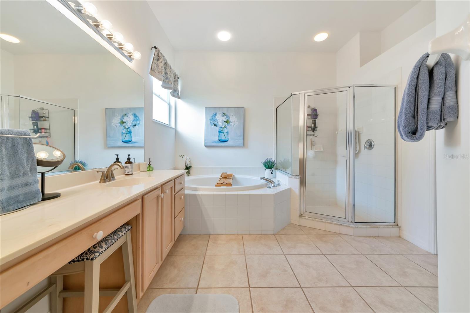 Image 23 of 44 For 4950 Flagstone Drive
