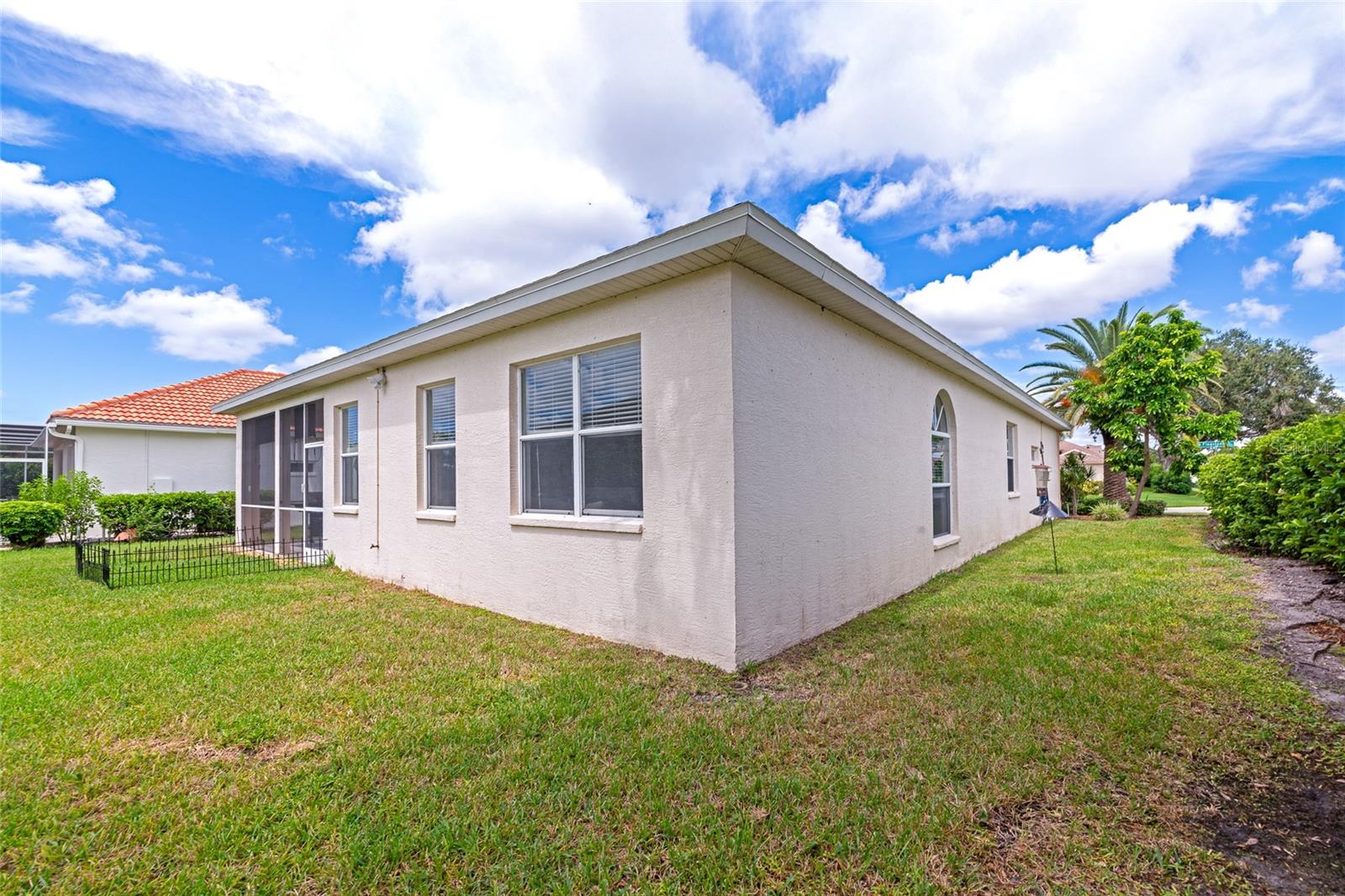 Image 37 of 44 For 4950 Flagstone Drive
