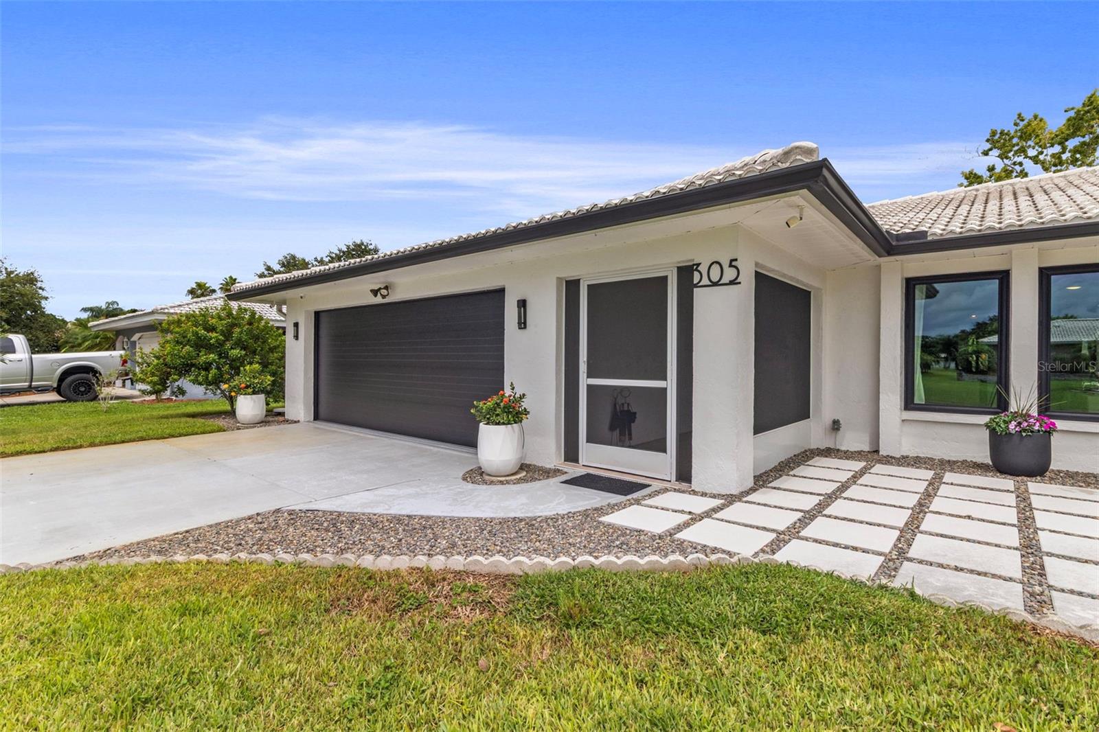 Image 4 of 46 For 305 Angelico Drive