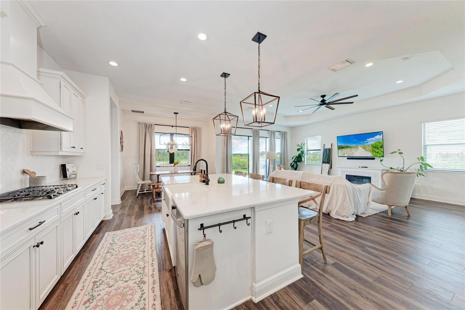 Image 18 of 70 For 13716 Old Creek Court