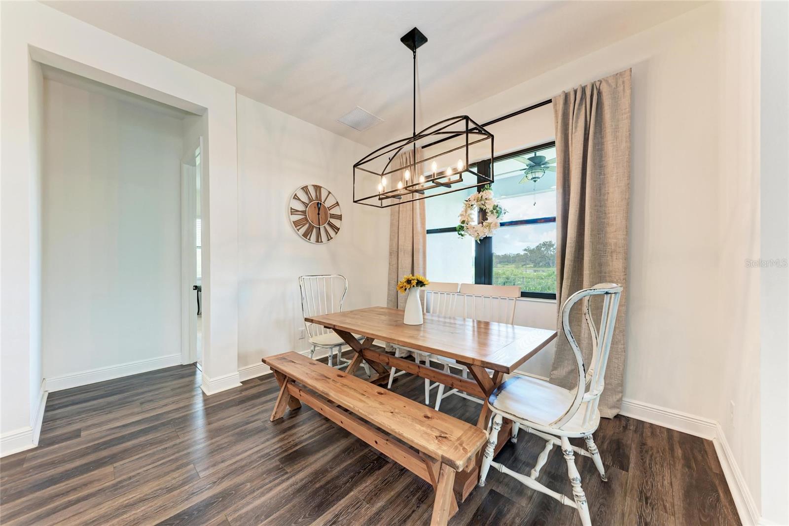 Image 21 of 70 For 13716 Old Creek Court