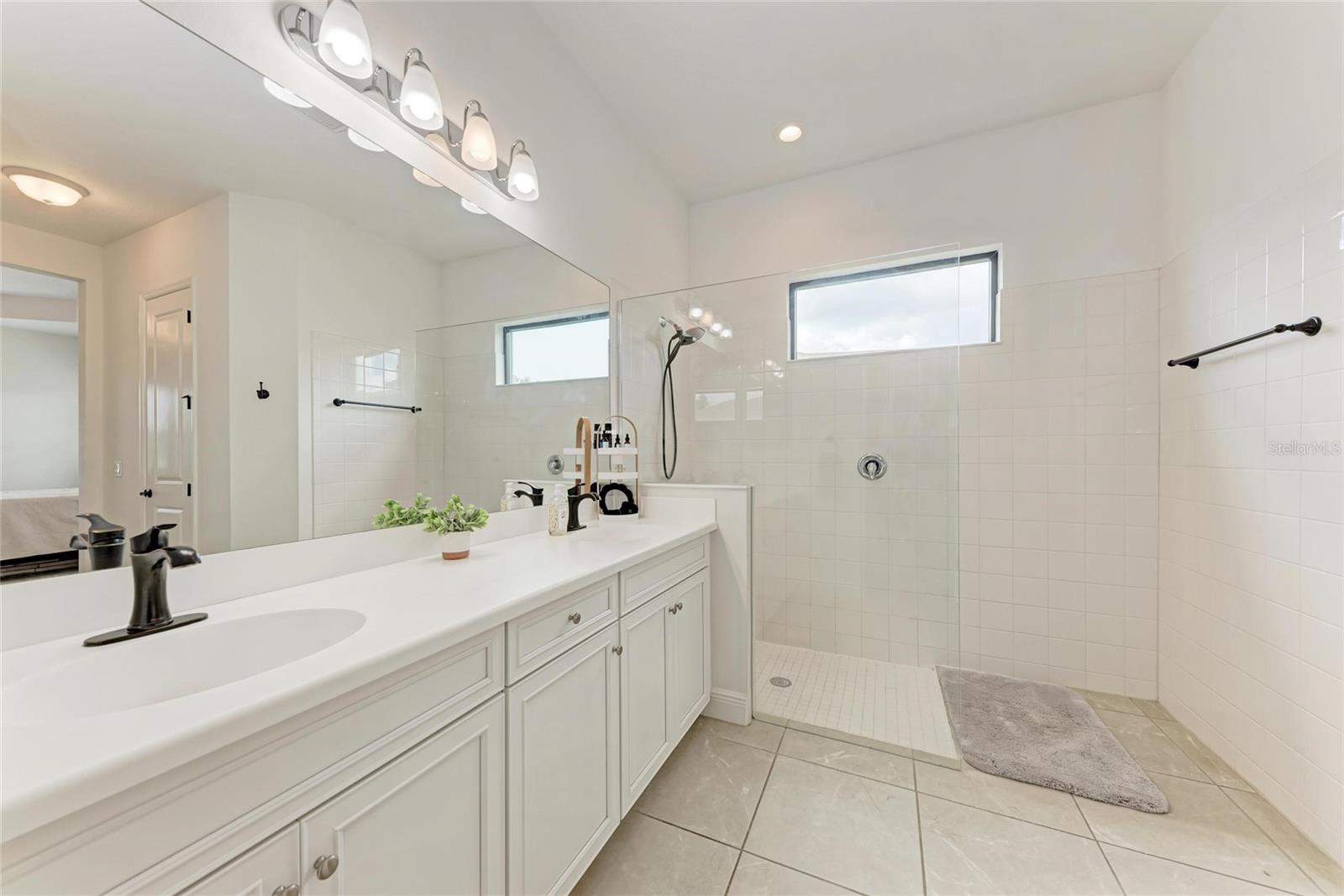 Image 27 of 70 For 13716 Old Creek Court