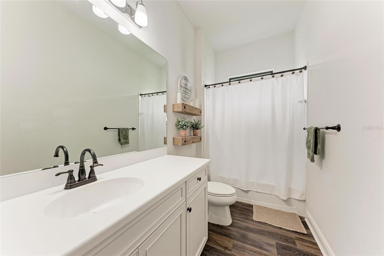 Image 34 of 70 For 13716 Old Creek Court