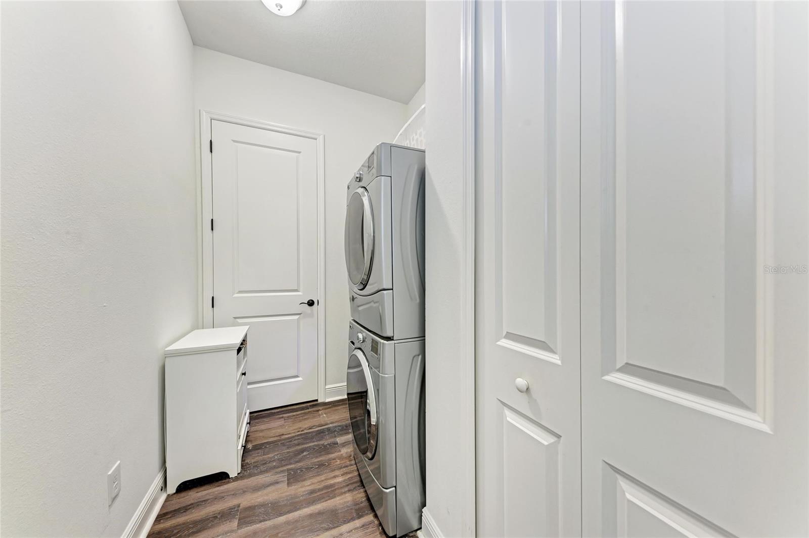 Image 37 of 70 For 13716 Old Creek Court