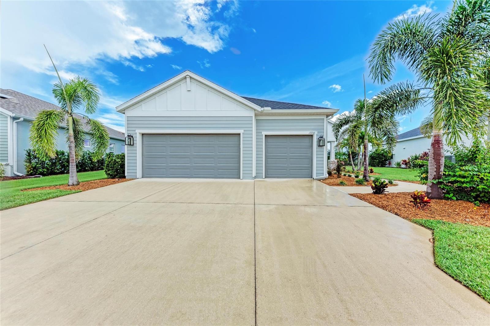 Image 4 of 70 For 13716 Old Creek Court