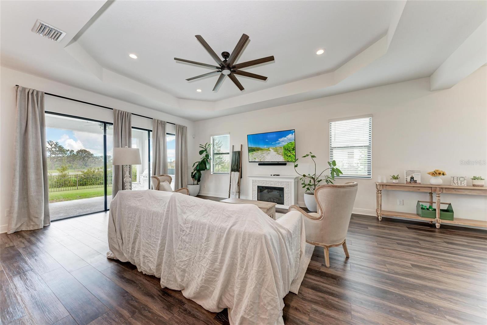 Image 9 of 70 For 13716 Old Creek Court