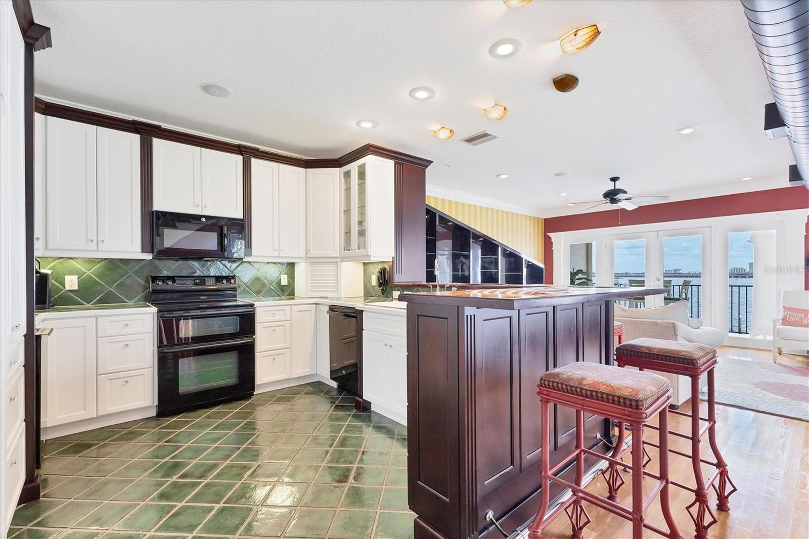 Image 21 of 57 For 1602 Point Pleasant Avenue W