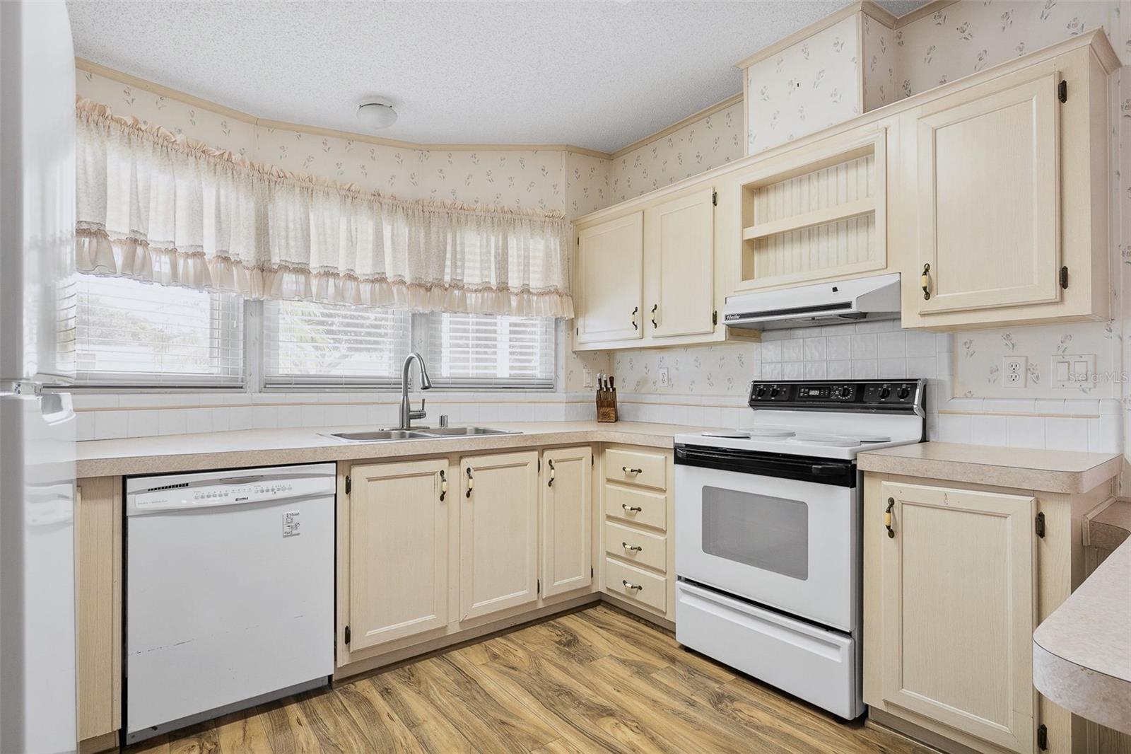 Image 11 of 48 For 8427 Castle Garden Road
