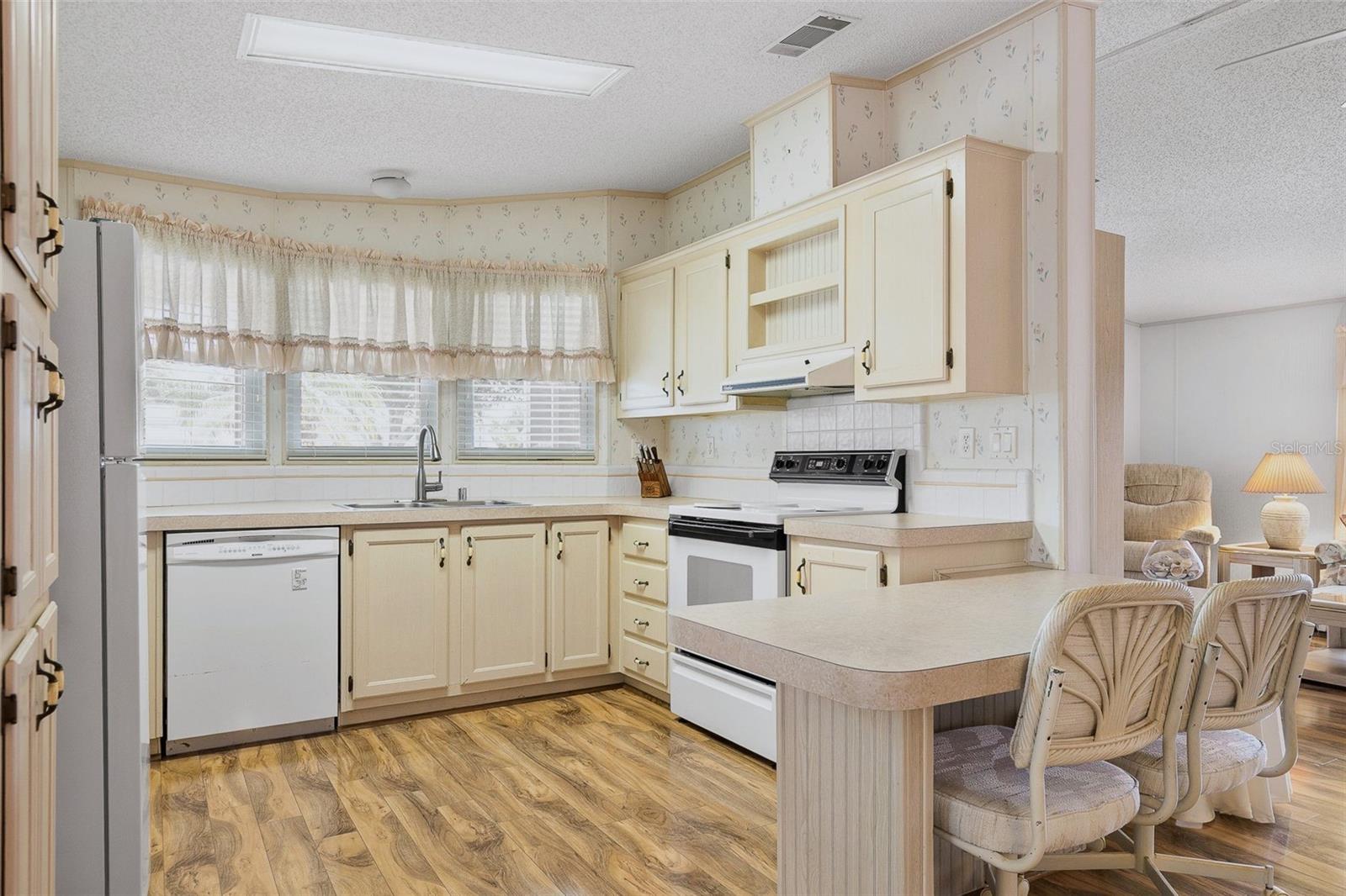 Image 6 of 48 For 8427 Castle Garden Road