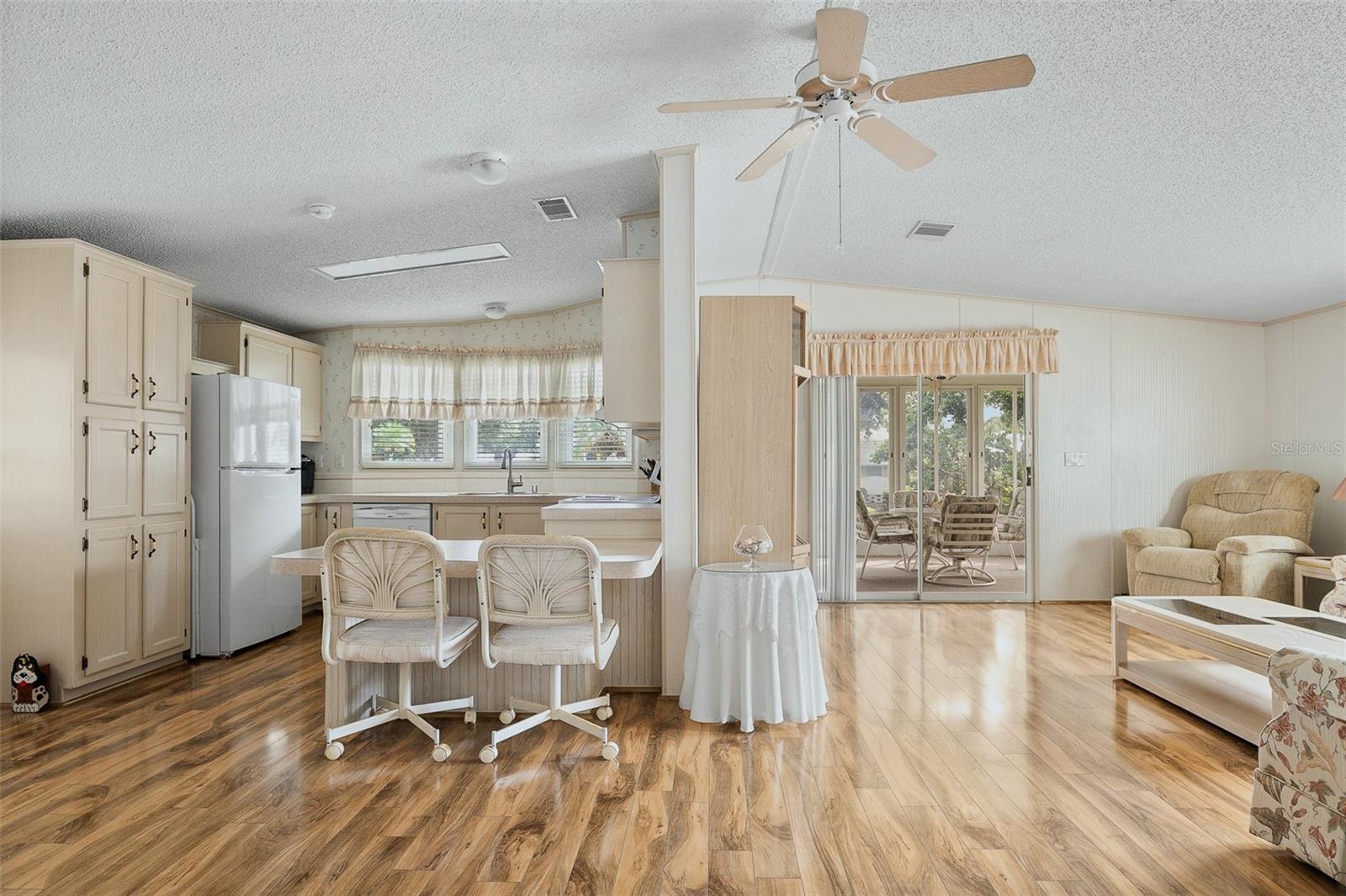 Image 7 of 48 For 8427 Castle Garden Road
