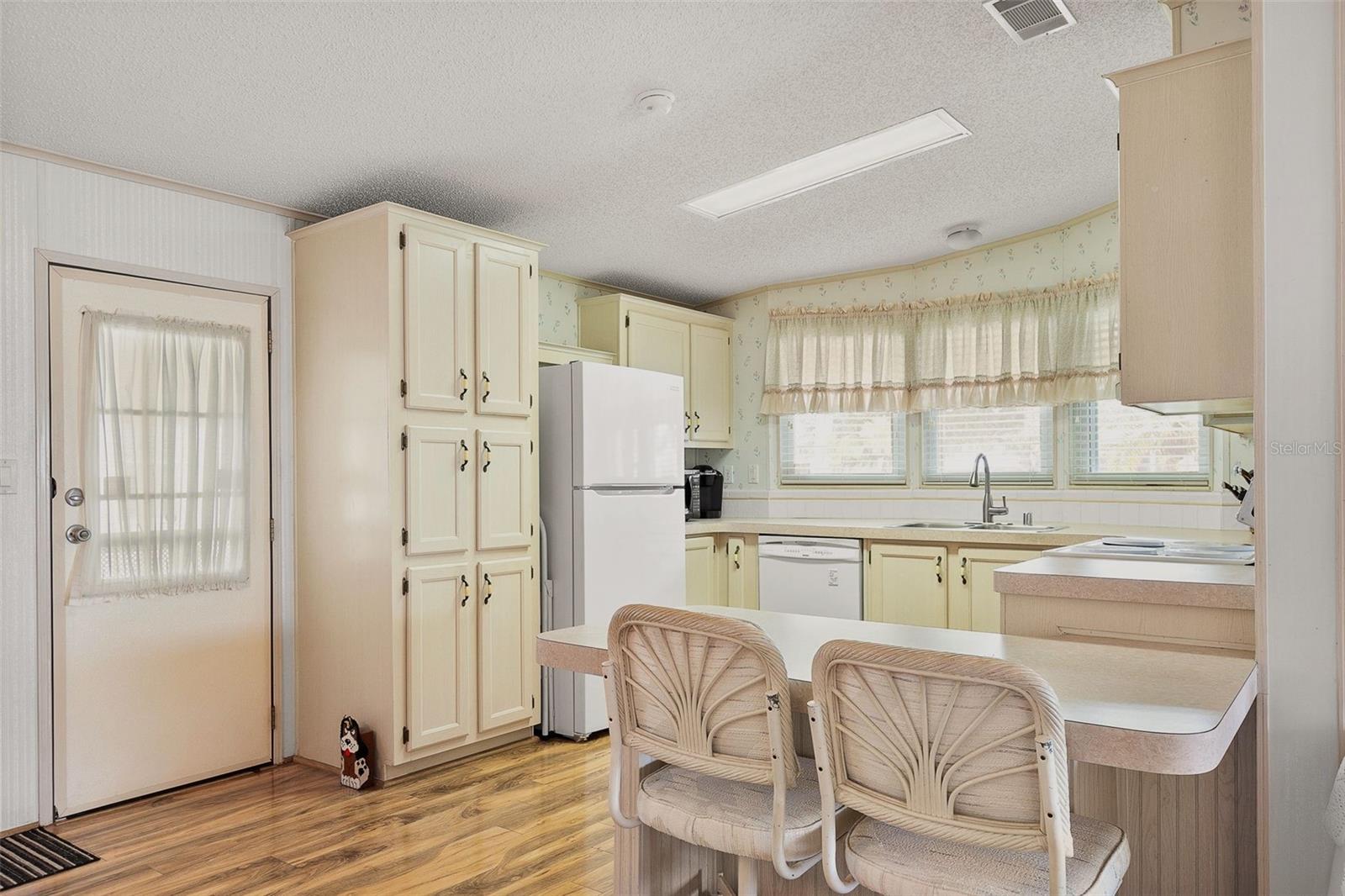 Image 8 of 48 For 8427 Castle Garden Road