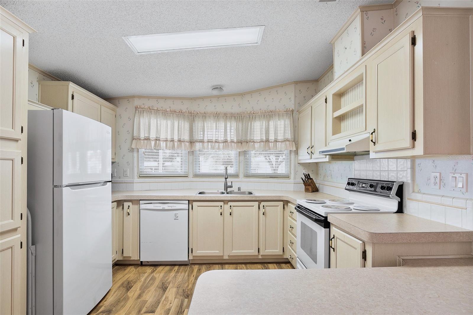 Image 9 of 48 For 8427 Castle Garden Road