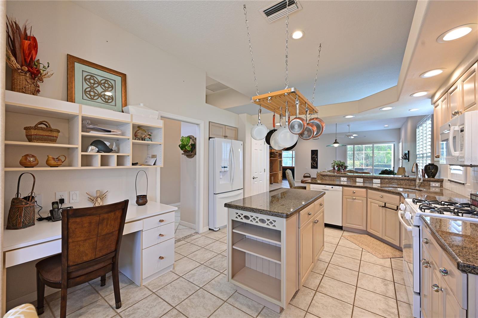 Image 12 of 55 For 5811 White Oak Bayou Court