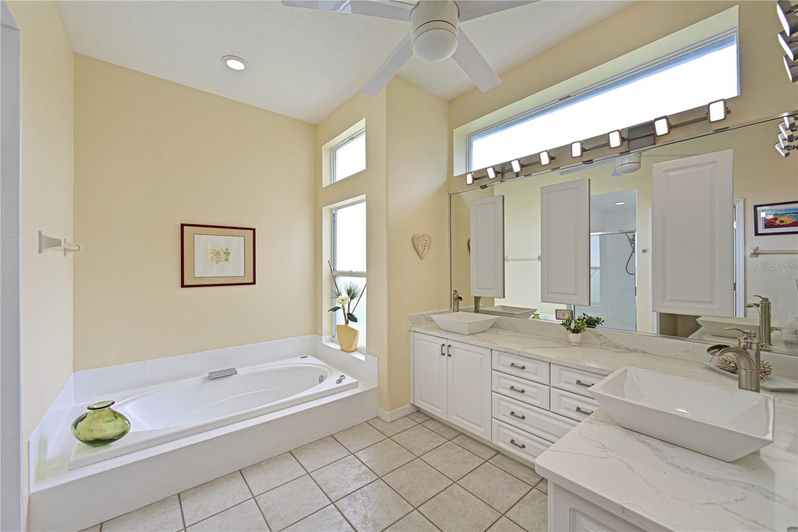 Image 19 of 55 For 5811 White Oak Bayou Court