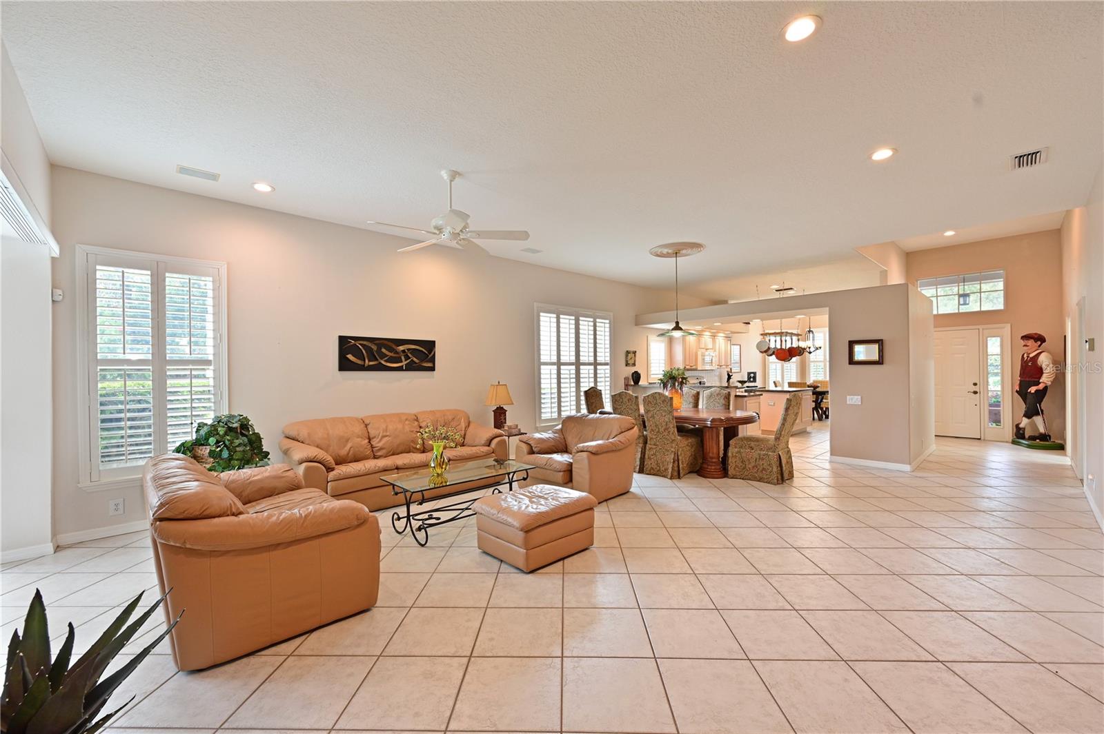 Image 4 of 55 For 5811 White Oak Bayou Court