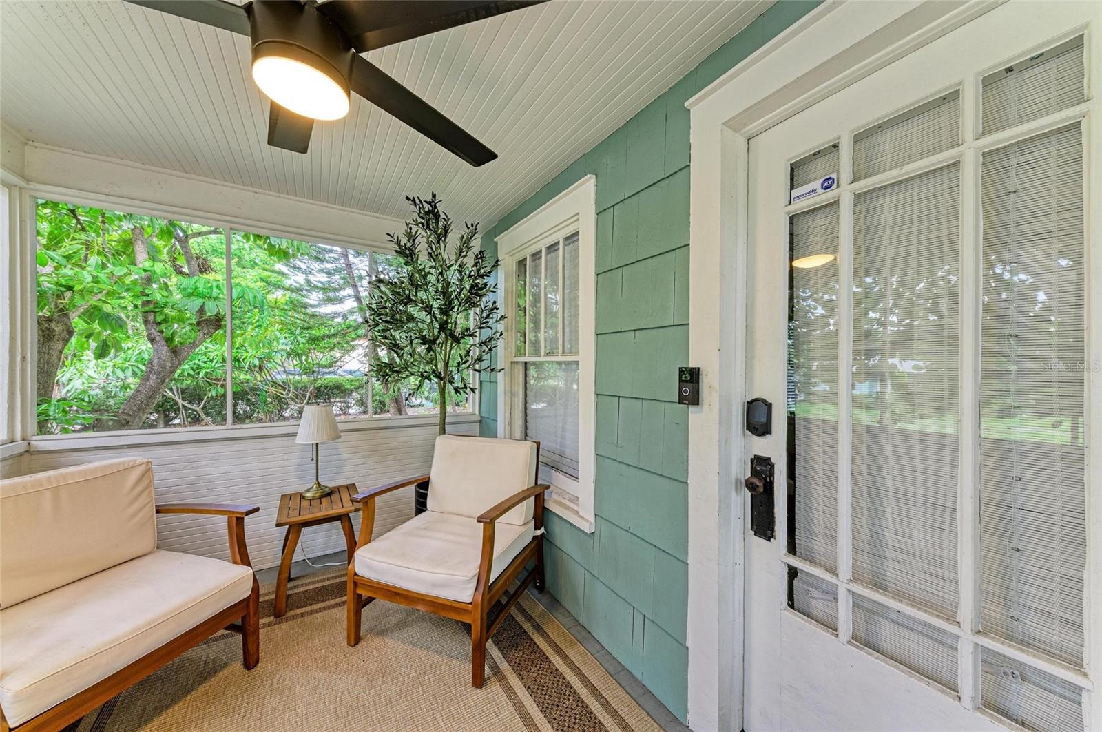 Image 7 of 47 For 2418 12th Avenue W