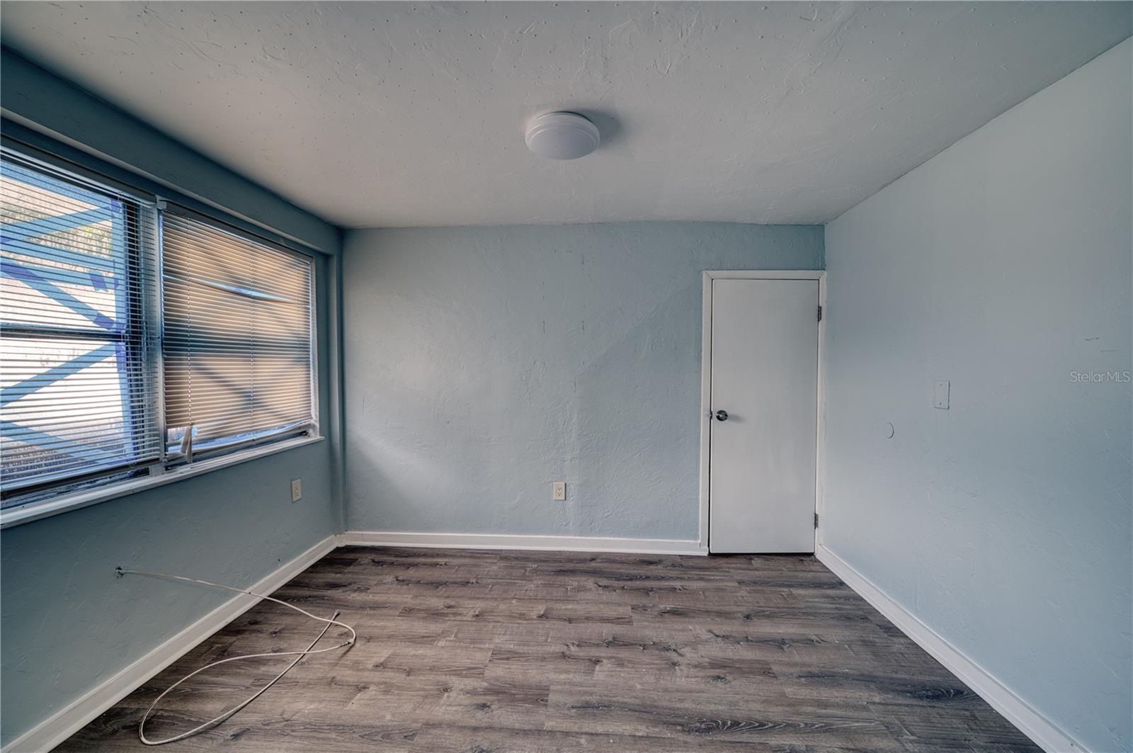 Image 16 of 31 For 1514 12th Avenue W