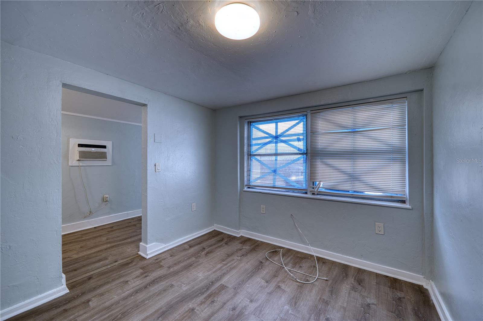 Image 17 of 31 For 1514 12th Avenue W