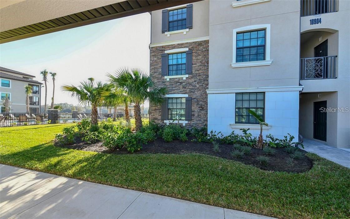 Image 31 of 35 For 16904 Vardon Terrace  201