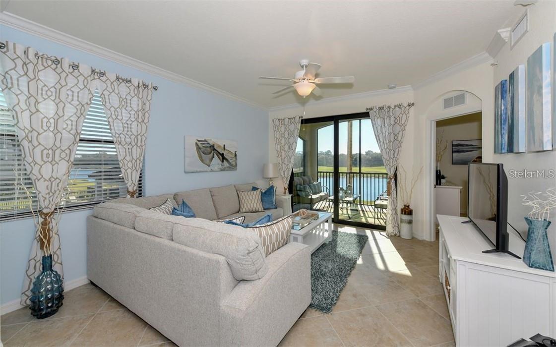 Image 4 of 35 For 16904 Vardon Terrace  201
