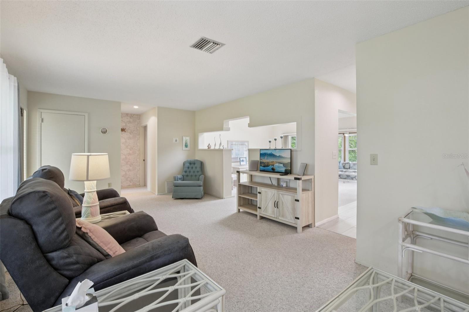 Image 3 of 43 For 2256 Auburn Boulevard