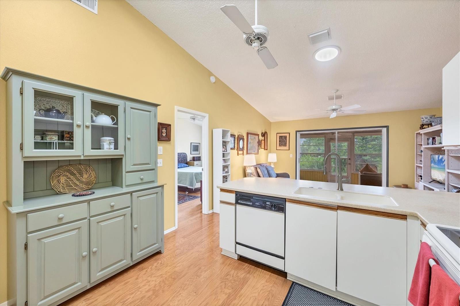Image 8 of 34 For 3890 40th Avenue W