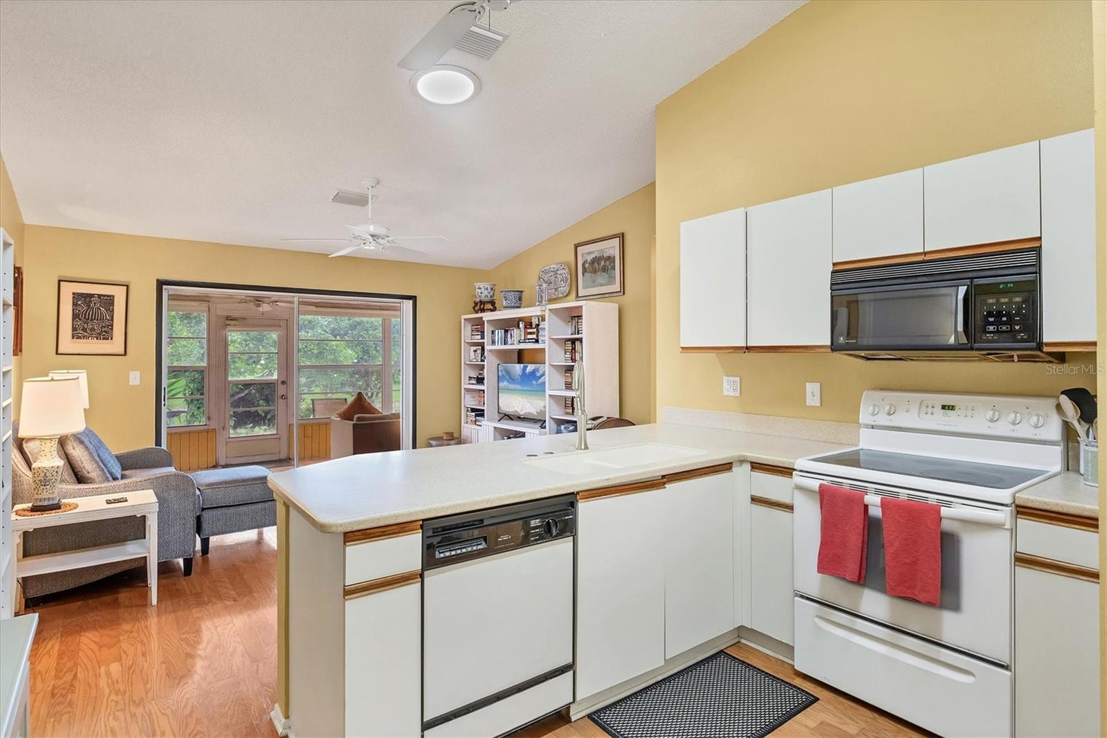 Image 9 of 34 For 3890 40th Avenue W
