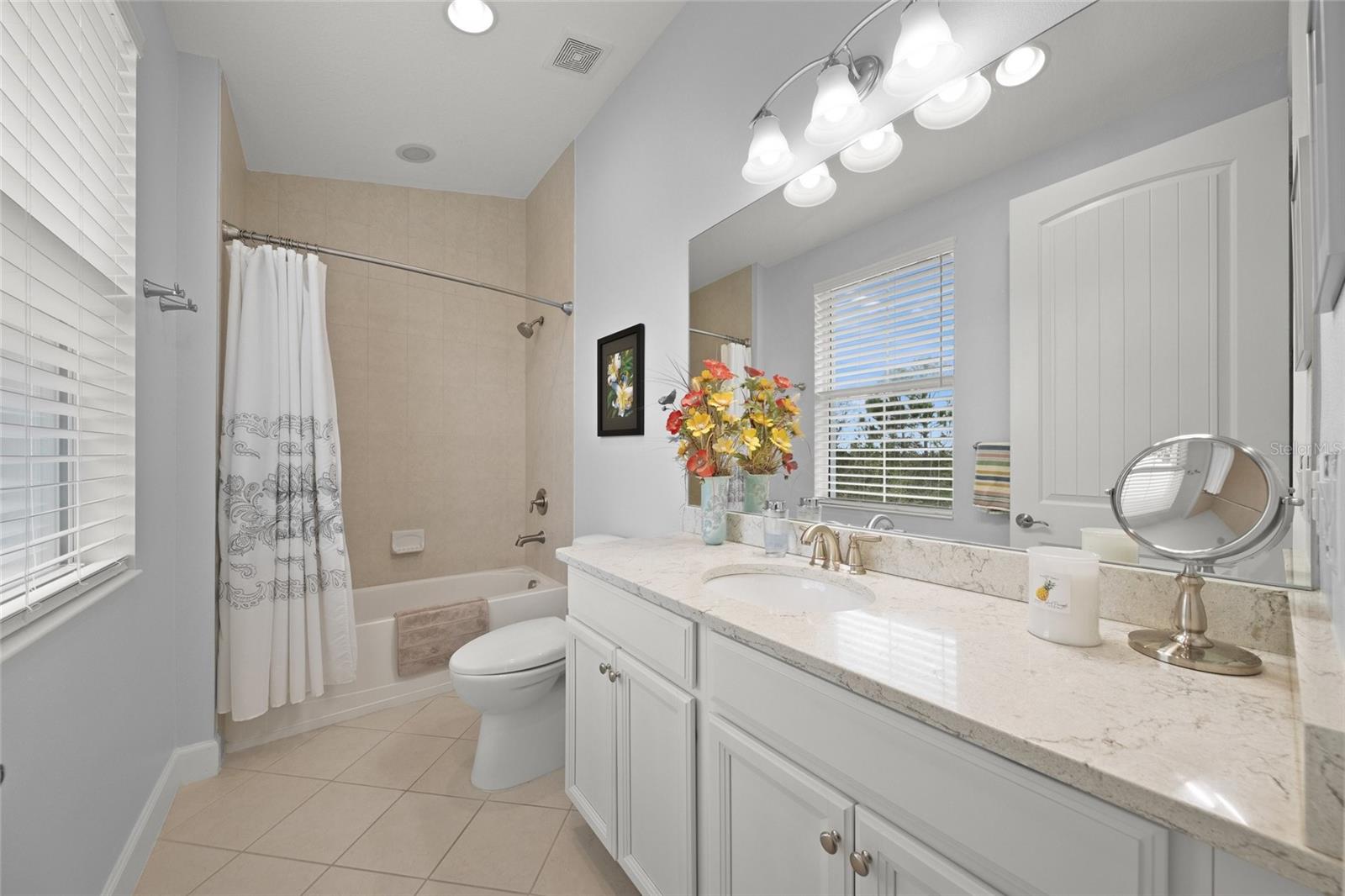 Image 24 of 51 For 340 Sapphire Lake Drive 201