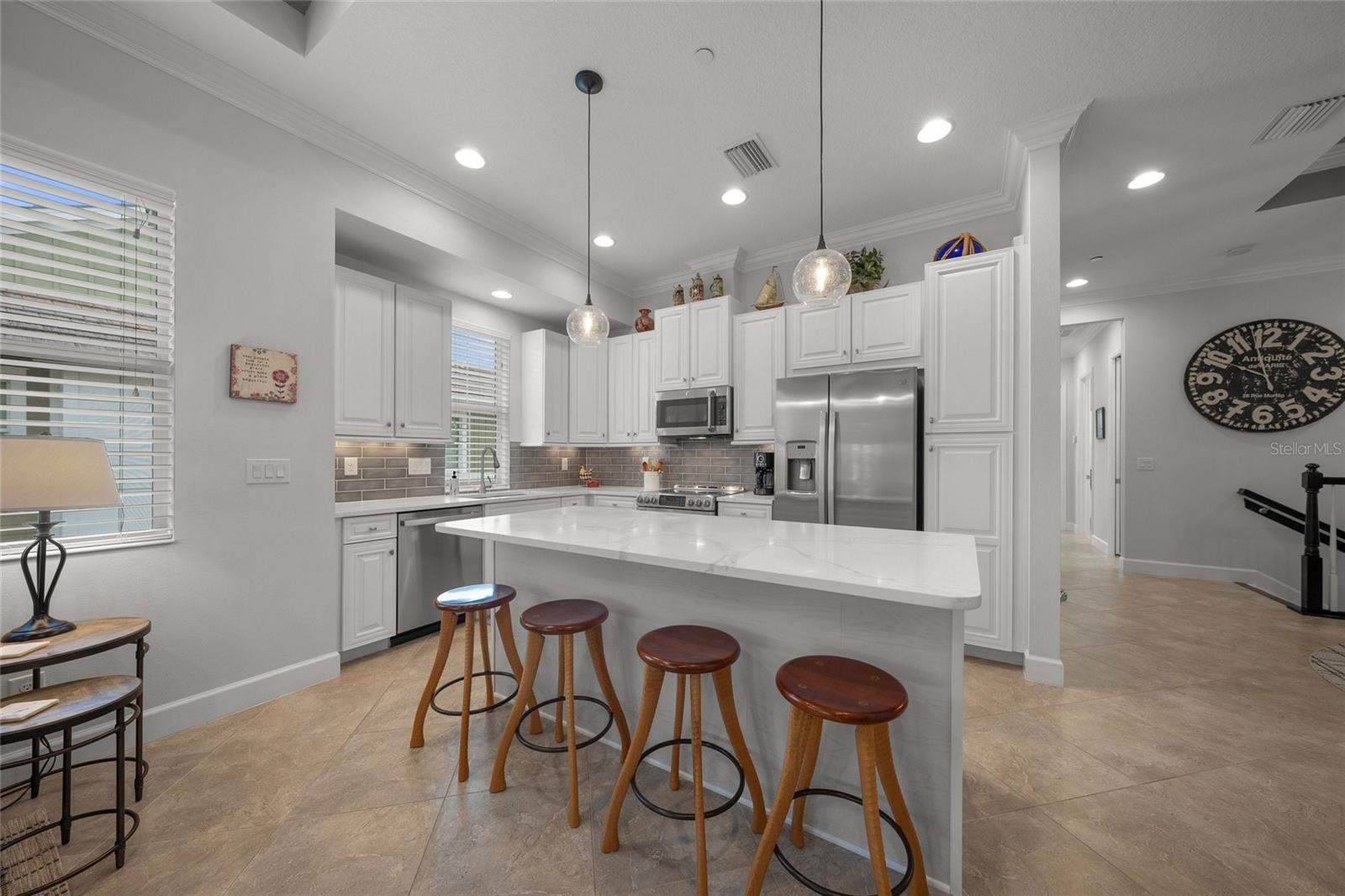 Image 7 of 51 For 340 Sapphire Lake Drive 201