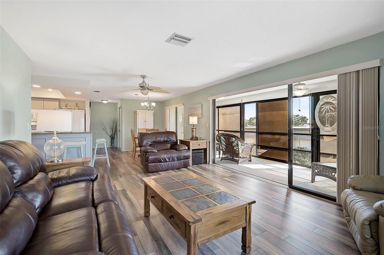 Image 15 of 35 For 1697 Northampton St  1699-d