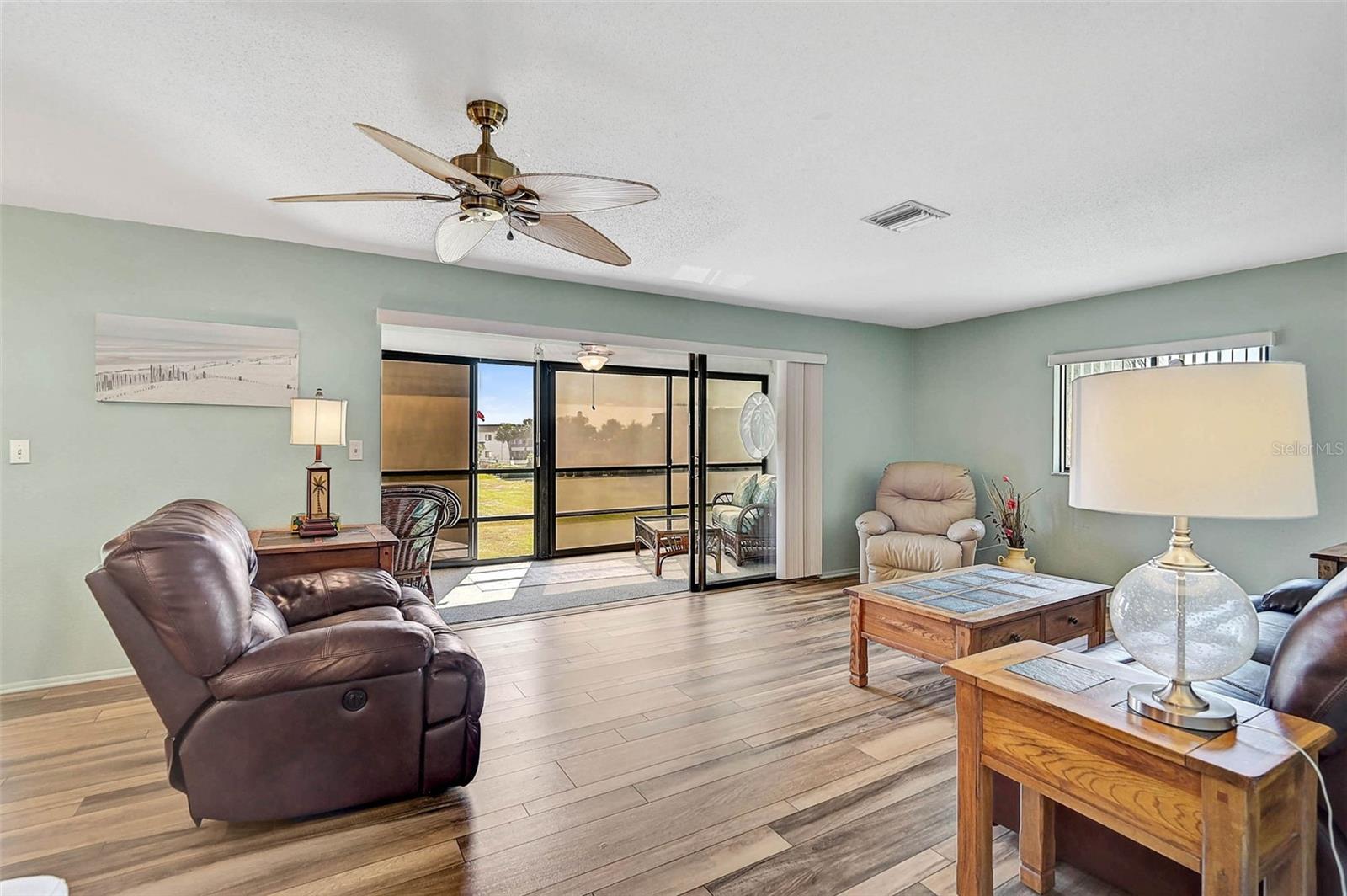 Image 17 of 35 For 1697 Northampton St  1699-d