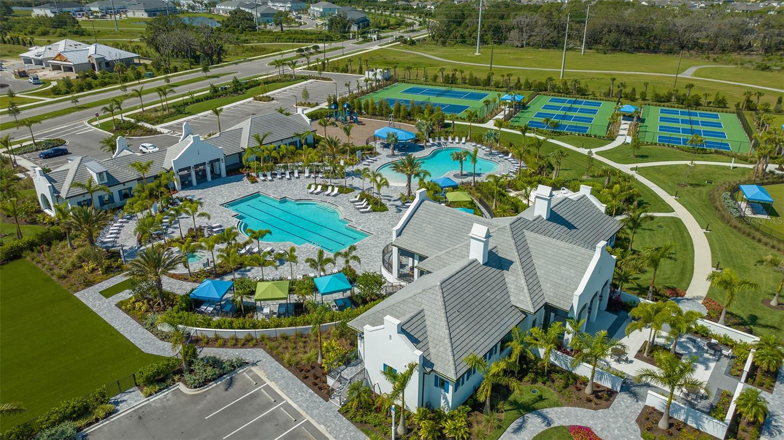 Image 3 of 9 For 2353 Blue Mahoe Lane