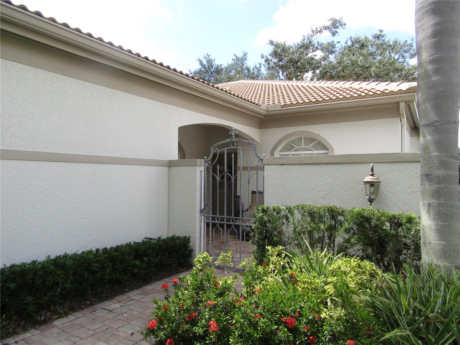 Image 3 of 36 For 3881 Chatsworth Greene Court 20