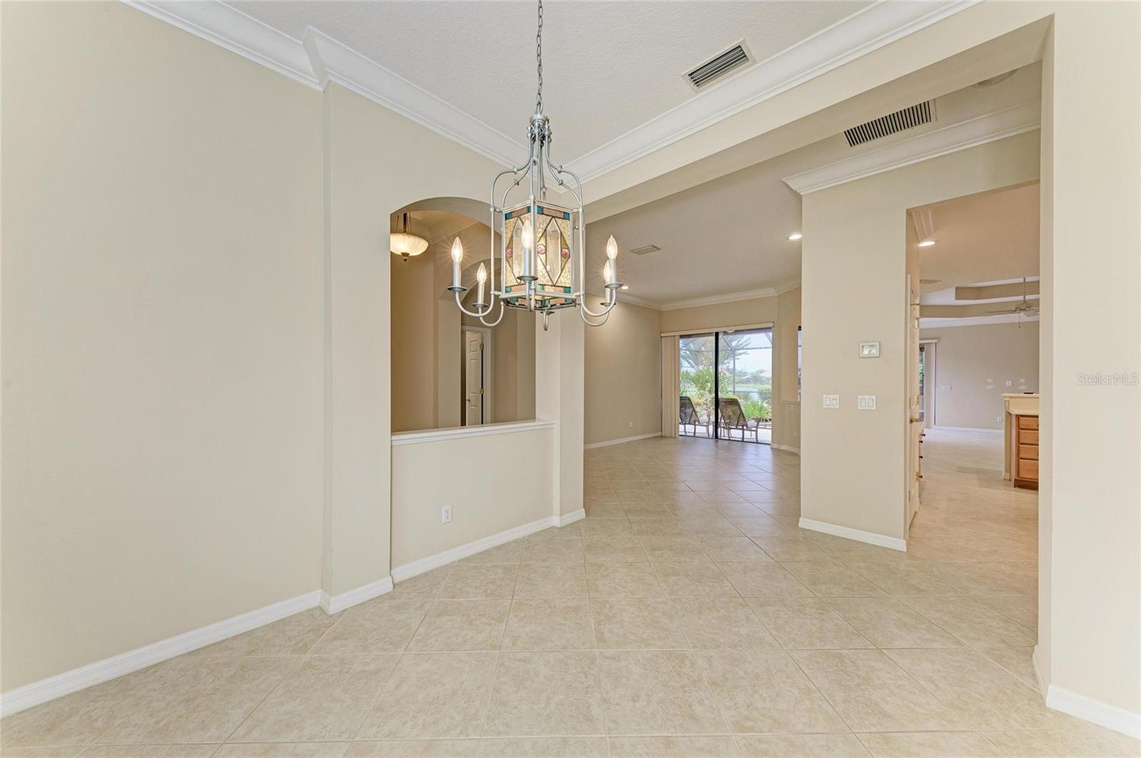 Image 9 of 50 For 522 Luminary Boulevard