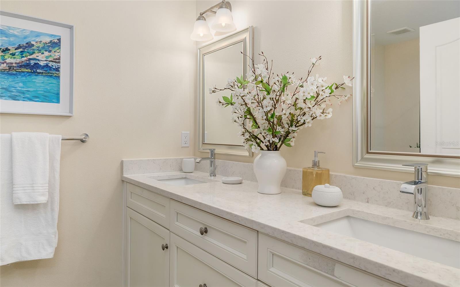 Image 20 of 44 For 555 Orange Avenue 207
