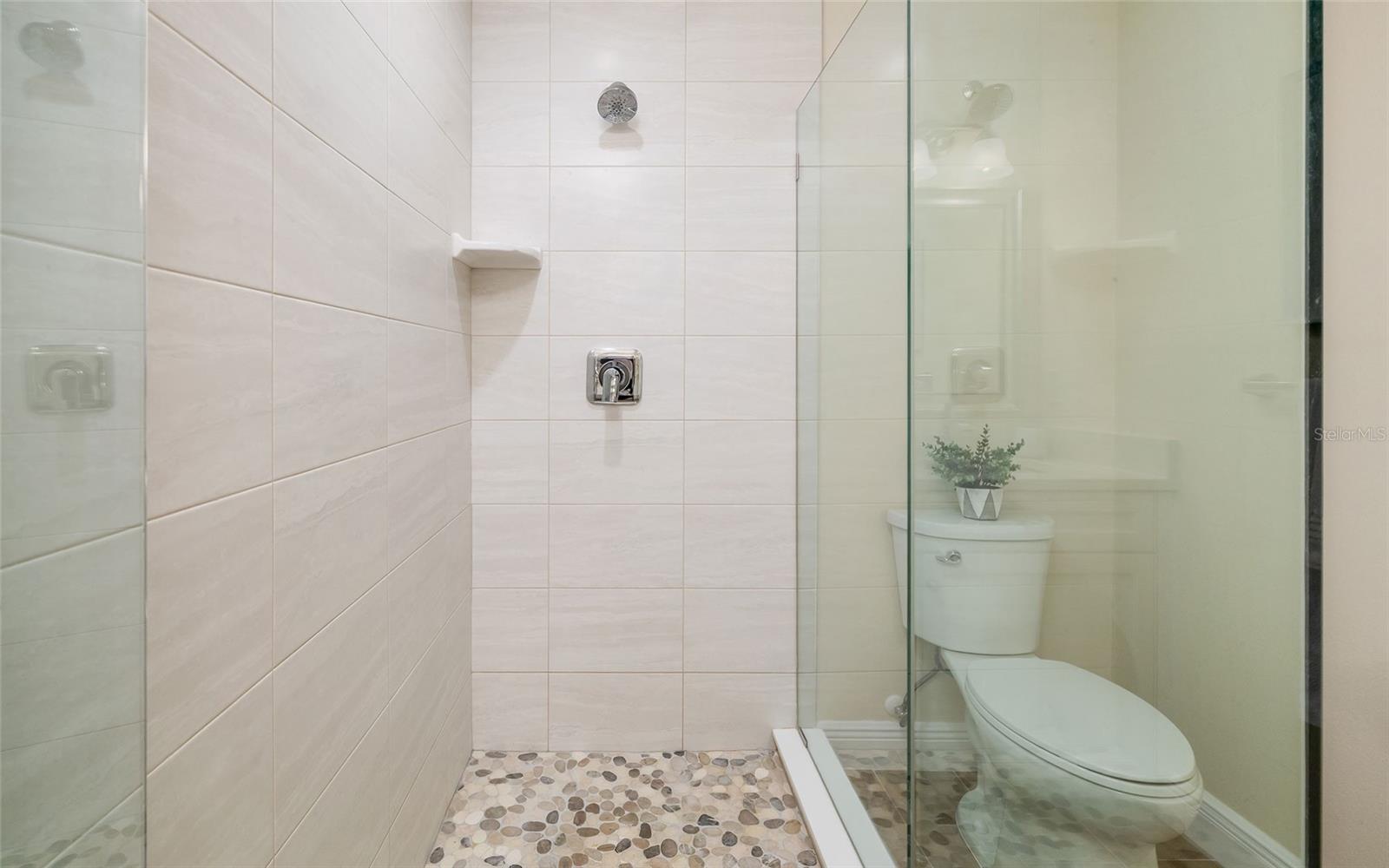 Image 21 of 44 For 555 Orange Avenue 207