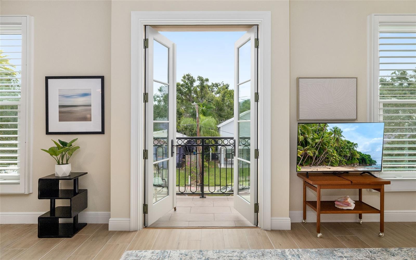 Image 6 of 44 For 555 Orange Avenue 207
