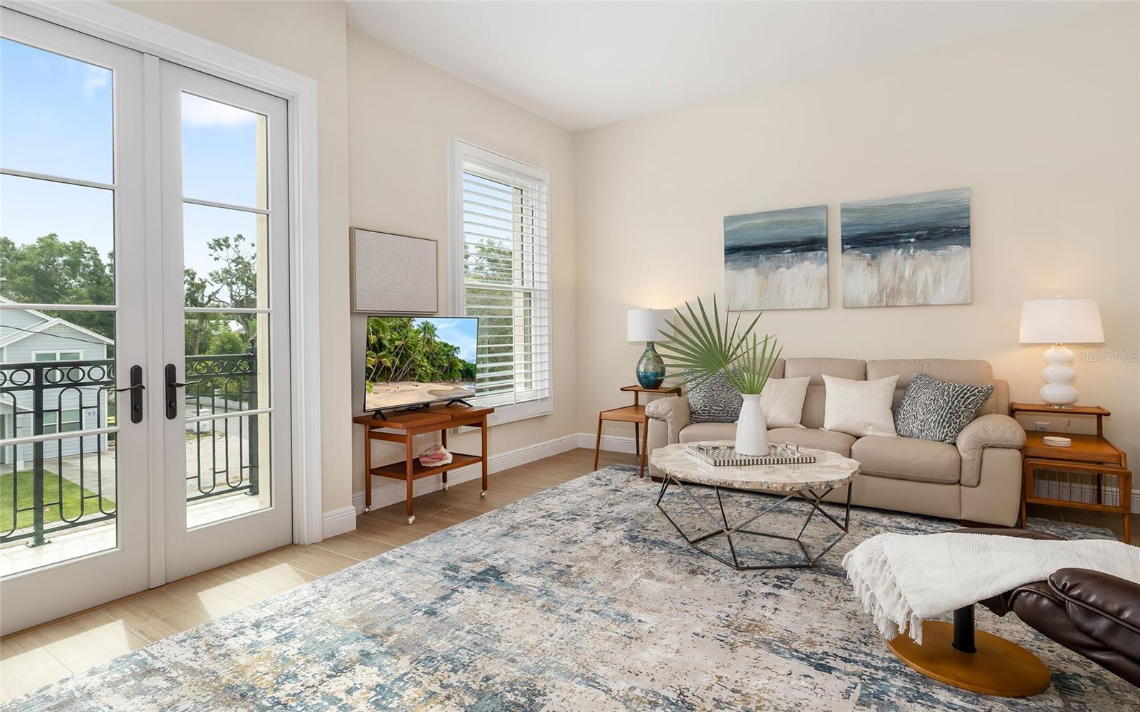 Image 8 of 44 For 555 Orange Avenue 207