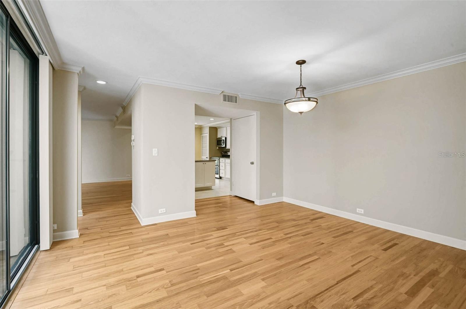 Image 8 of 34 For 304 Pine Run Drive 304