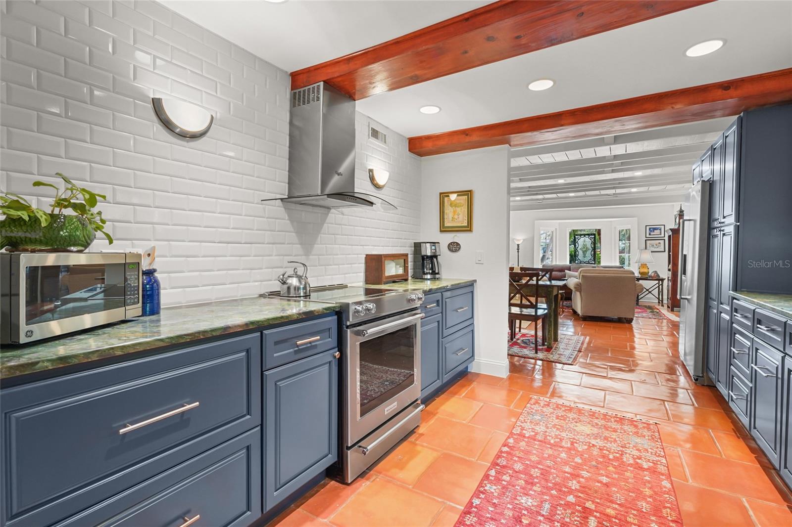 Image 21 of 71 For 5354 Calle Florida