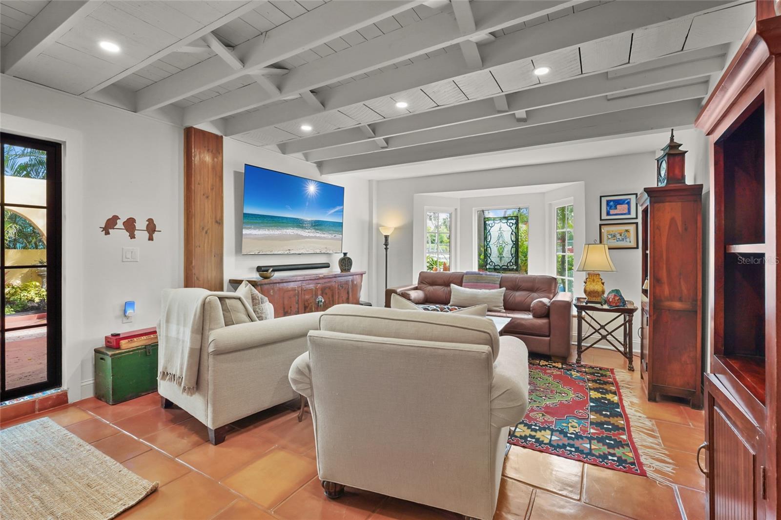 Image 27 of 71 For 5354 Calle Florida