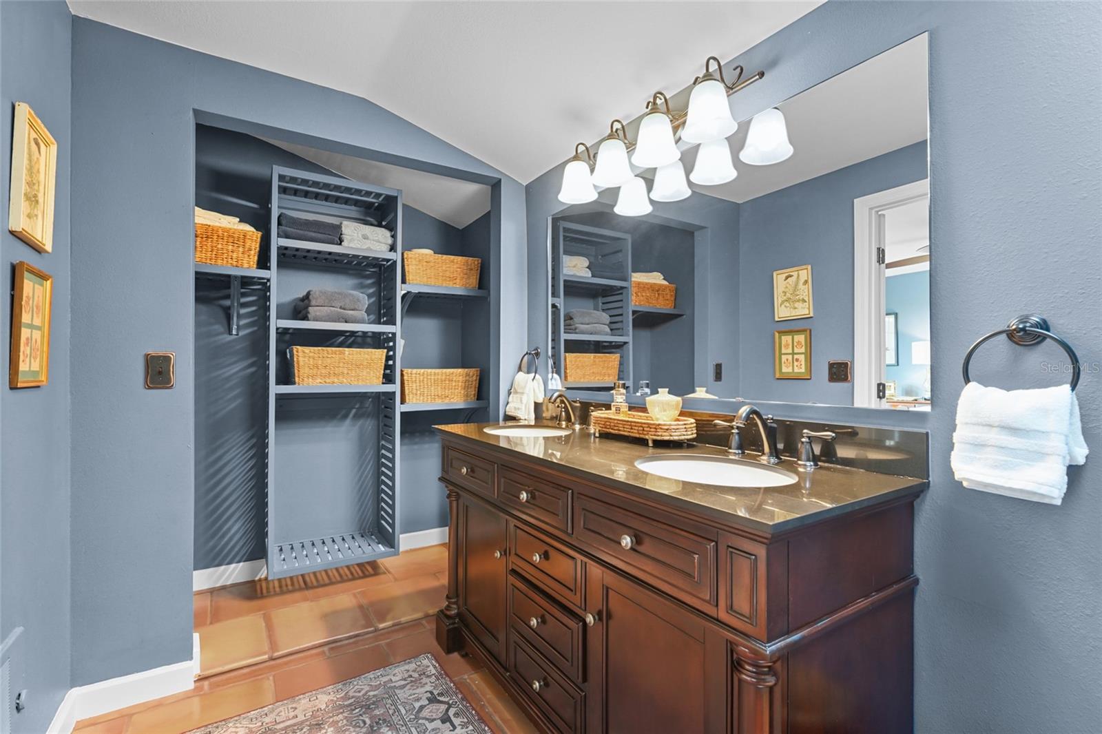 Image 37 of 71 For 5354 Calle Florida